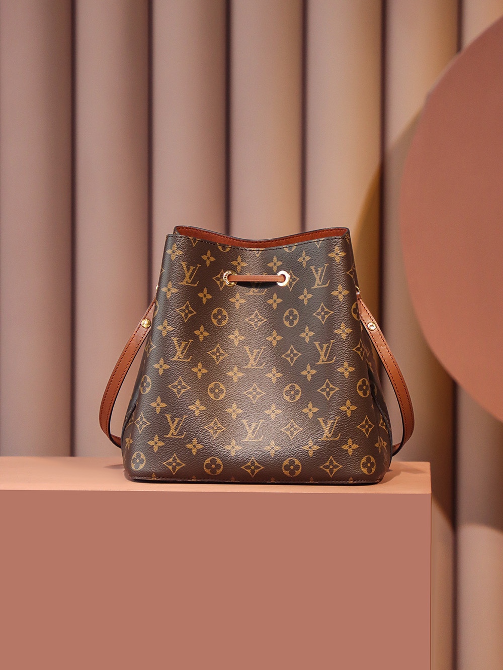 M46999 Vibe Handbag