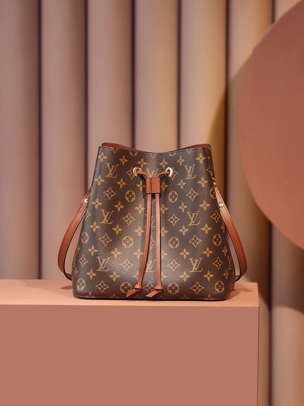M46999 Vibe Handbag