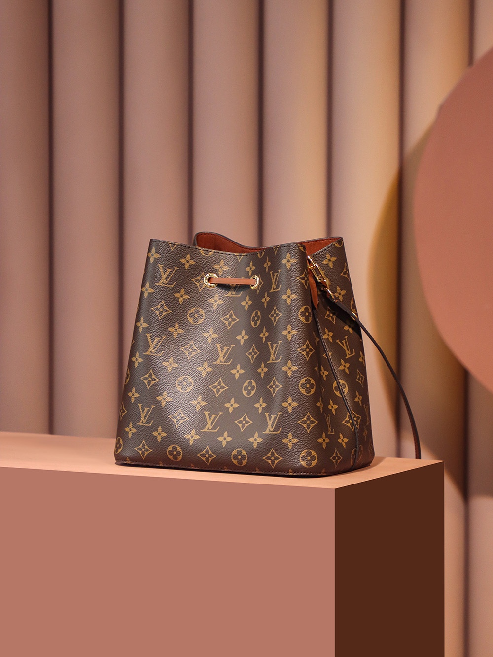 M46999 Vibe Handbag